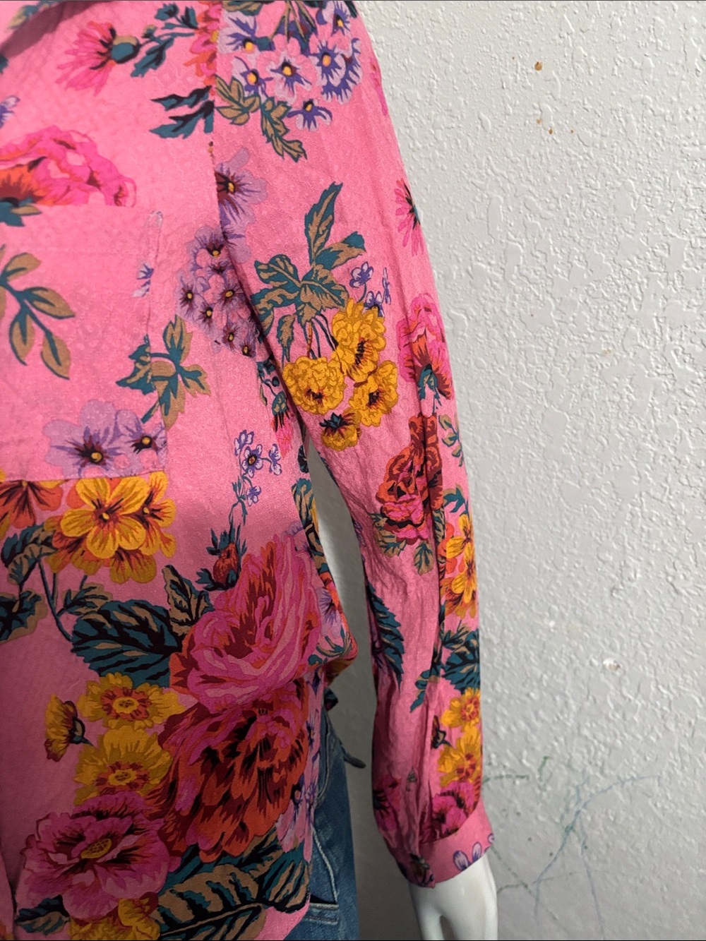 Anthropologie Pink Floral V-Neck Button Blouse - Picture 4 of 12